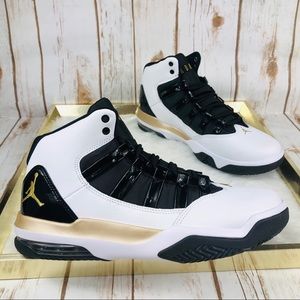 jordan max aura black and gold 